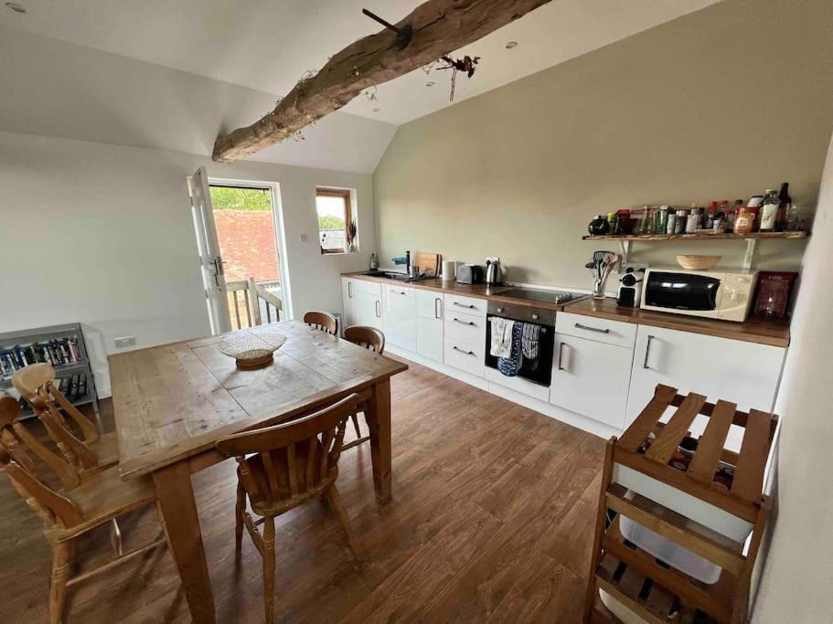 The Cart Loft - Private On Farm In Rye Apartment Peasmarsh