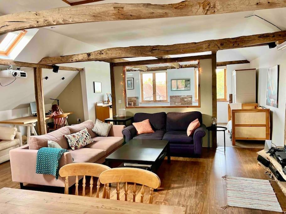 The Cart Loft - Private On Farm In Rye Apartment *